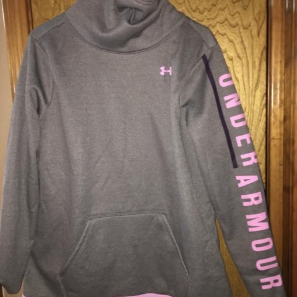 Under armour long sleeve sweatshirt